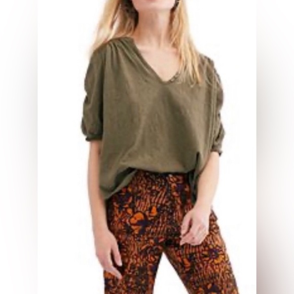 Free People Tops - Free People Top Ruched Sleeves